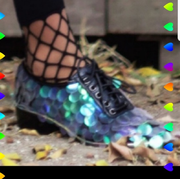 Holographic sequin shoes - Picture 2 of 8